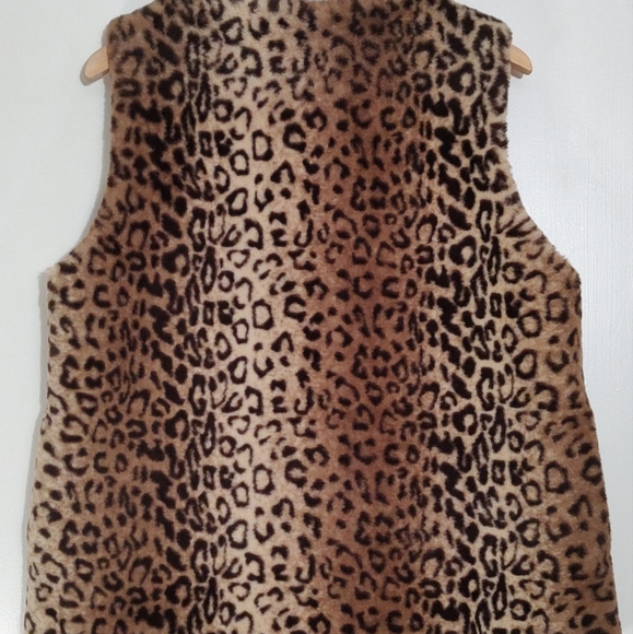 Talbots Leopard Print Faux Fur Vest - Picture 9 of 9